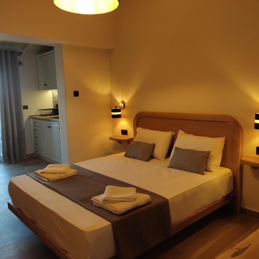 Pansion Nikos Apartment Патитири Екстериор снимка