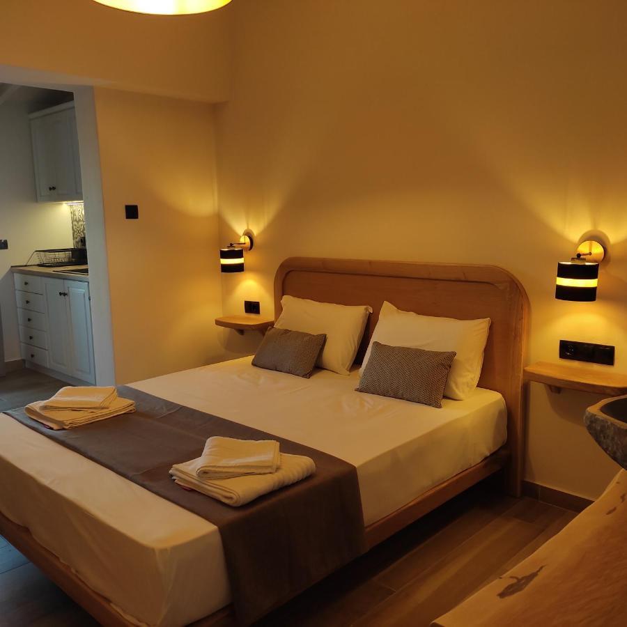 Pansion Nikos Apartment Патитири Екстериор снимка