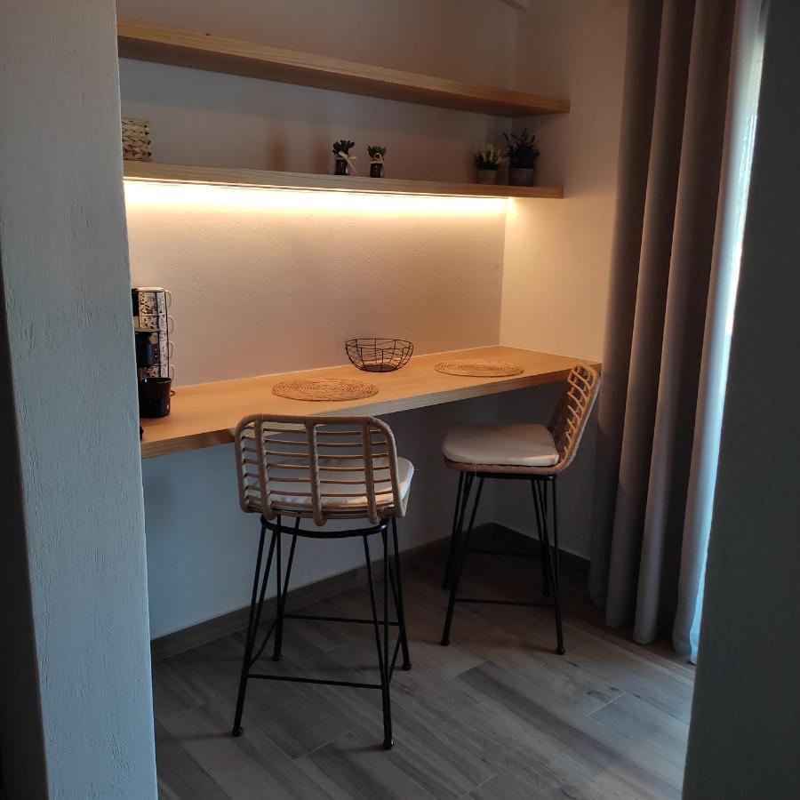 Pansion Nikos Apartment Патитири Екстериор снимка