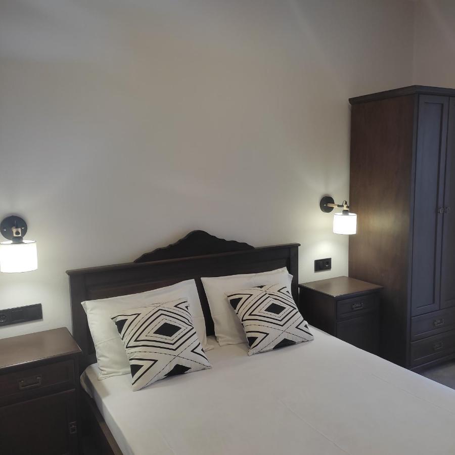 Pansion Nikos Apartment Патитири Екстериор снимка