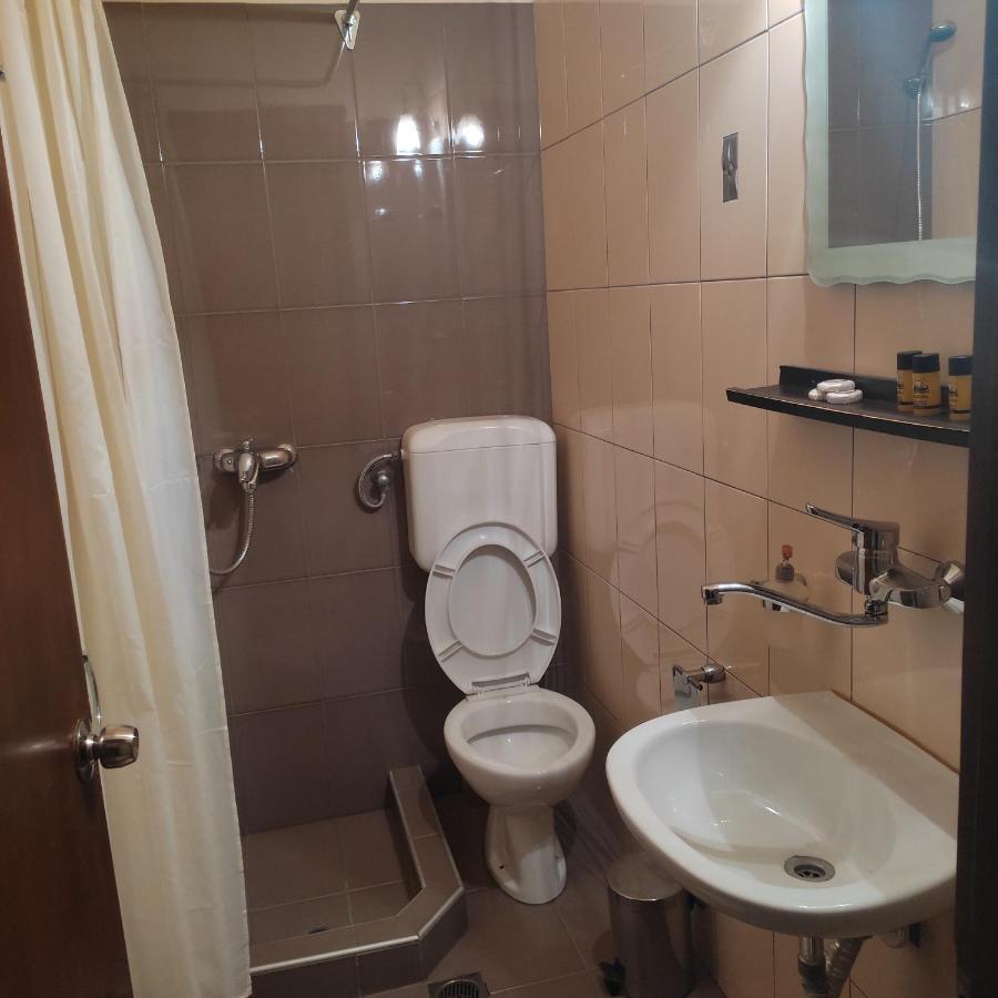 Pansion Nikos Apartment Патитири Екстериор снимка