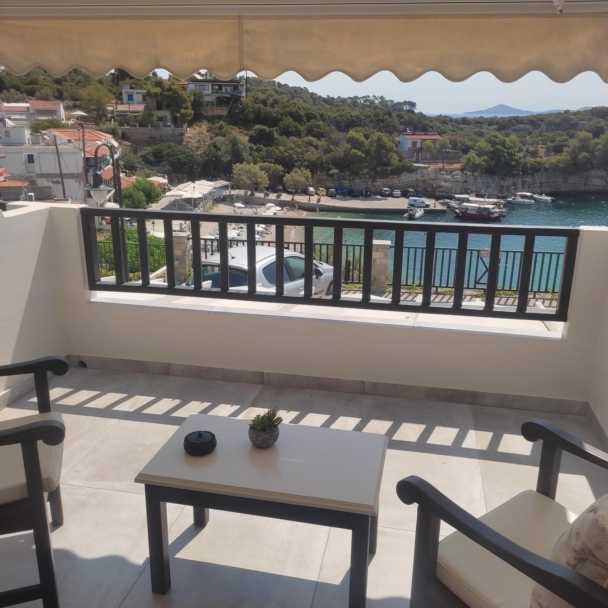 Pansion Nikos Apartment Патитири Екстериор снимка