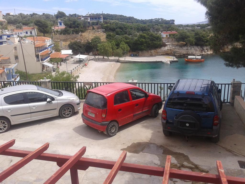 Pansion Nikos Apartment Патитири Екстериор снимка
