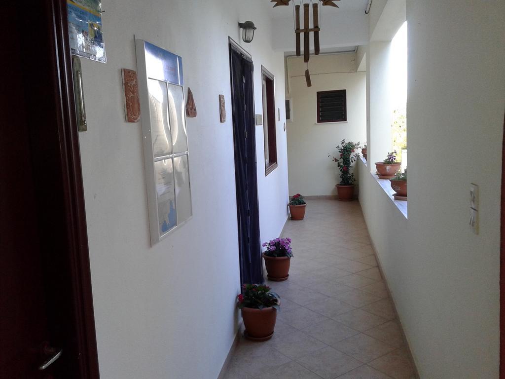 Pansion Nikos Apartment Патитири Екстериор снимка