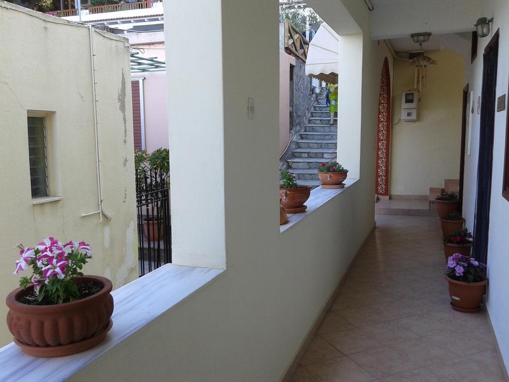 Pansion Nikos Apartment Патитири Екстериор снимка
