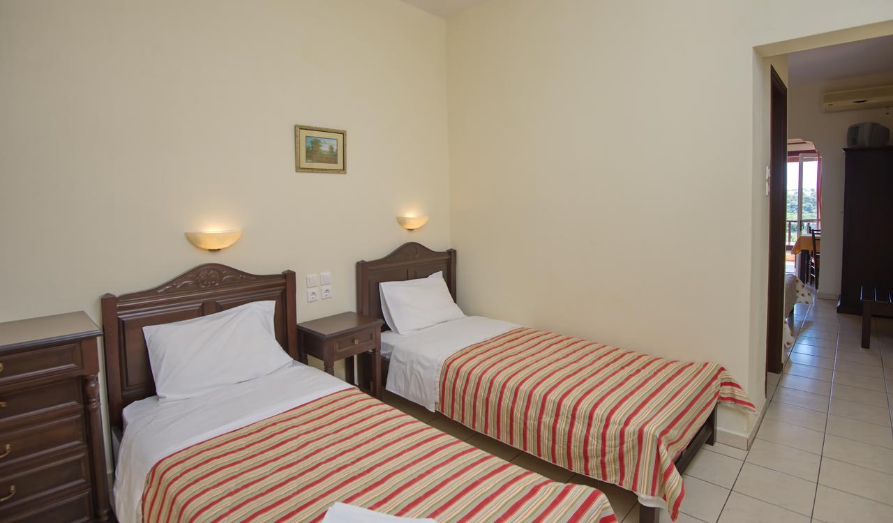 Pansion Nikos Apartment Патитири Екстериор снимка